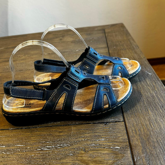 6 wide Clarks Women's Leisa Lakelyn Blue Leather Slingback Casual Sandals - Picture 5 of 9
